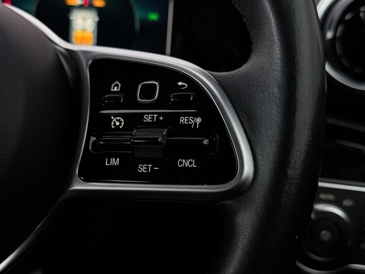 Mercedes-Benz A Class thumbnail Misc Controls