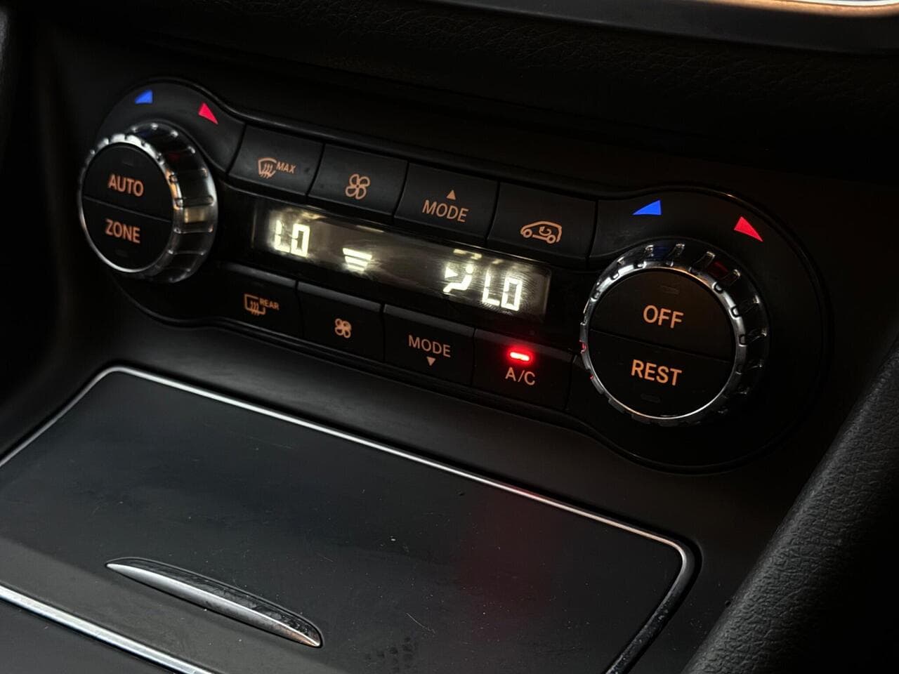 Mercedes-Benz CLA thumbnail Misc Controls
