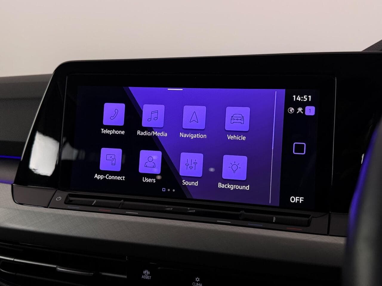 Volkswagen Golf thumbnail Infotainment System