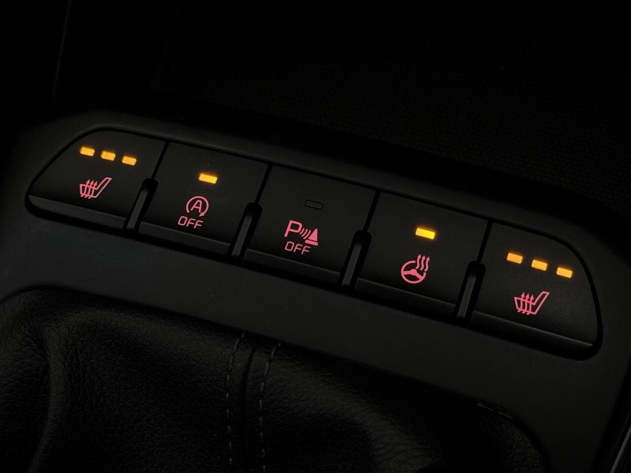 Kia Stonic thumbnail Misc Controls
