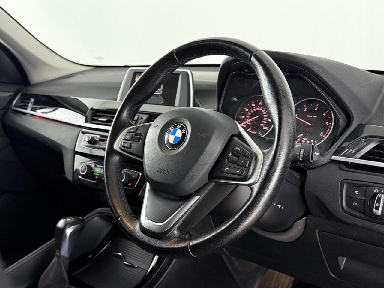 BMW X1 thumbnail Steering Wheel