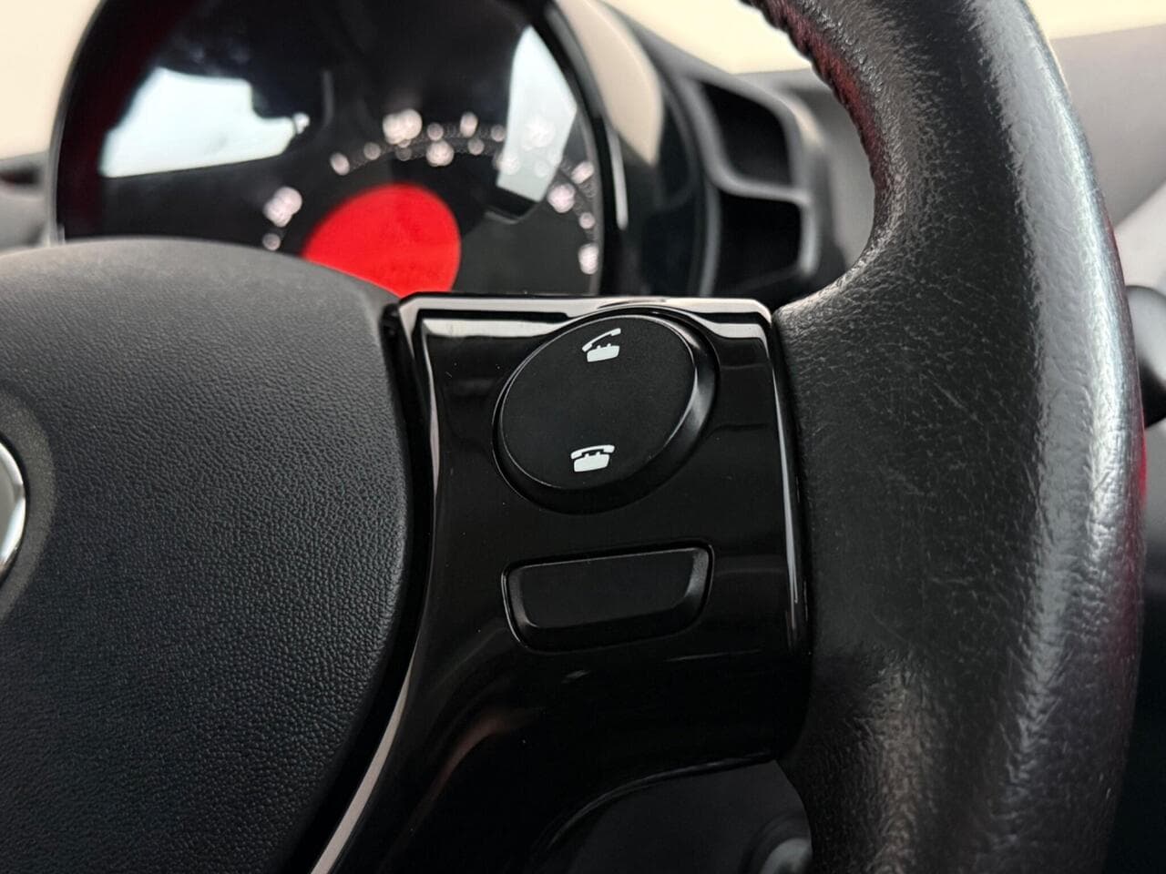 Toyota AYGO thumbnail Misc Controls