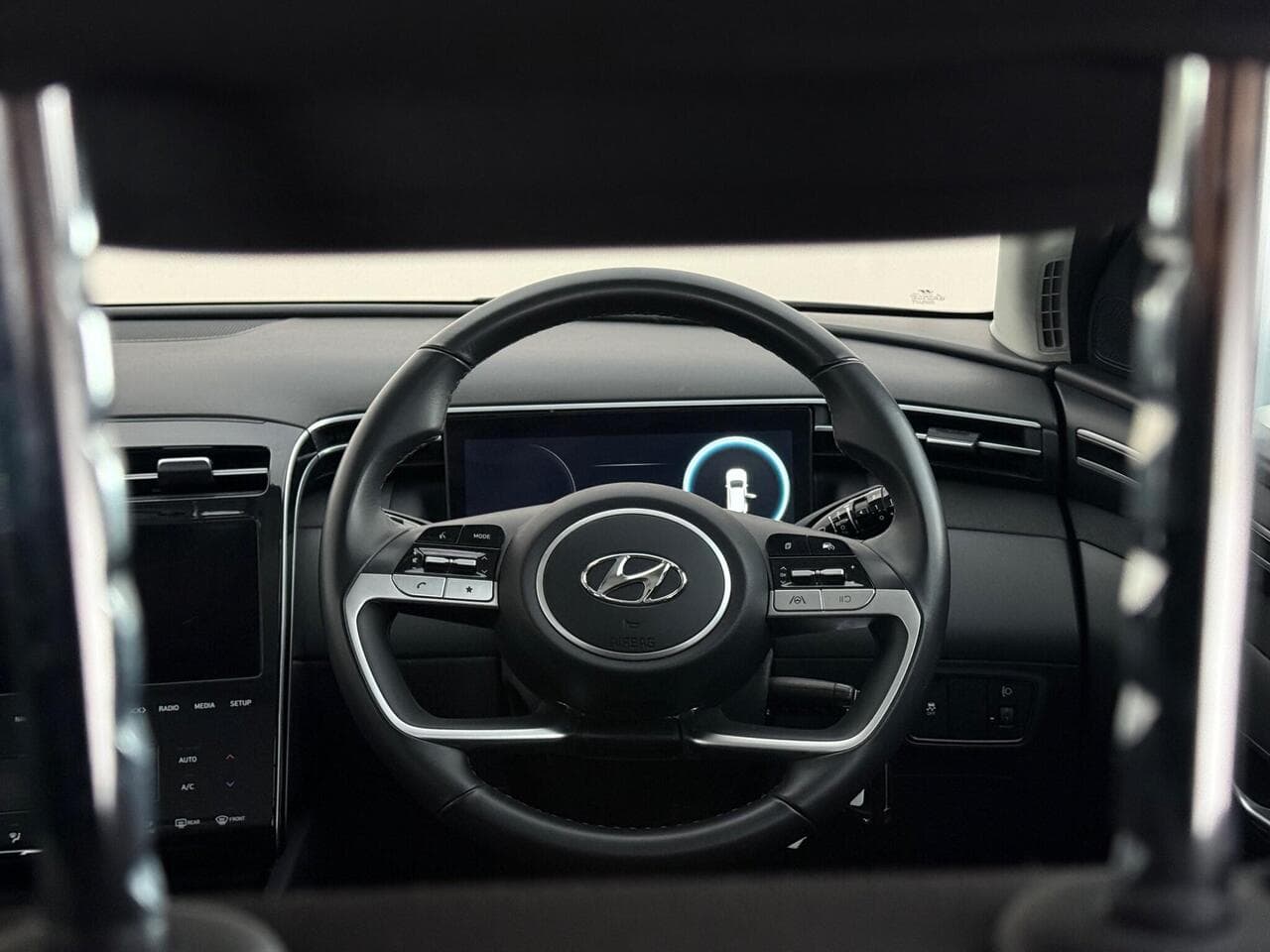 Hyundai TUCSON thumbnail Steering Wheel