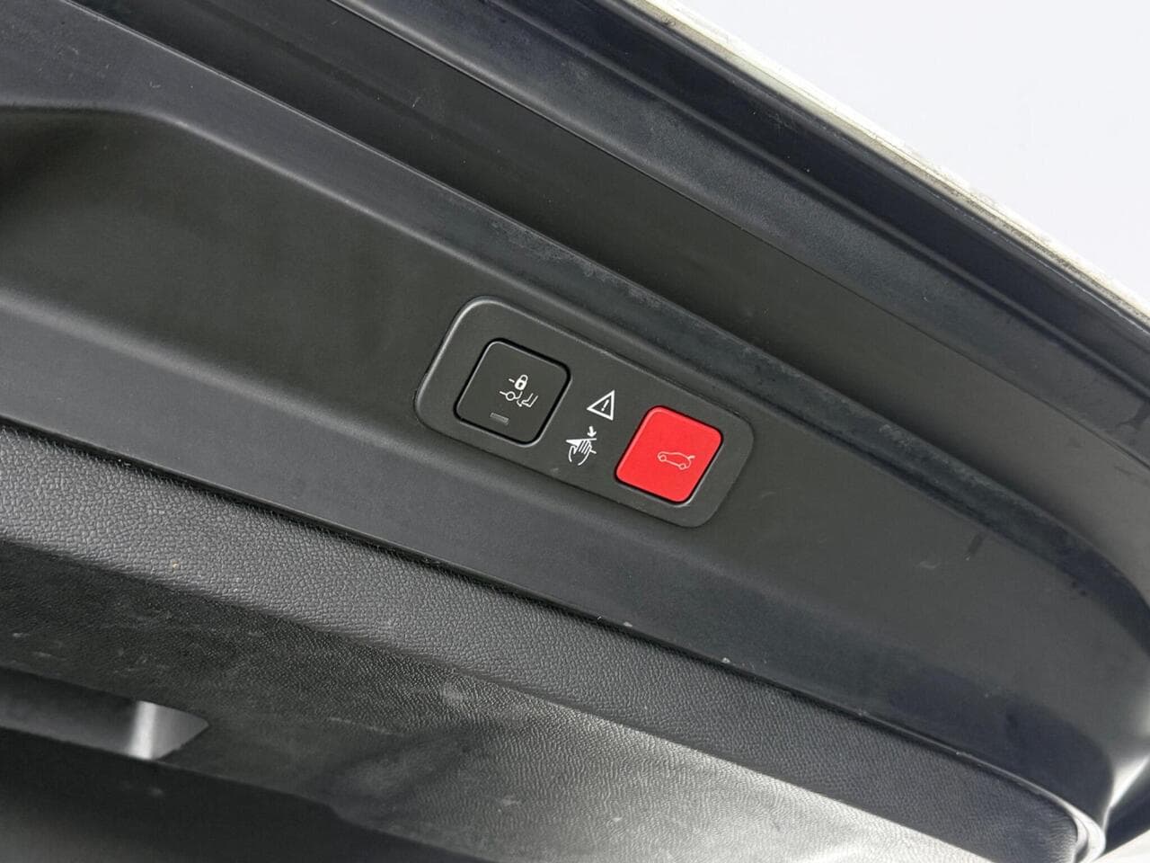 Peugeot 5008 thumbnail Misc Controls