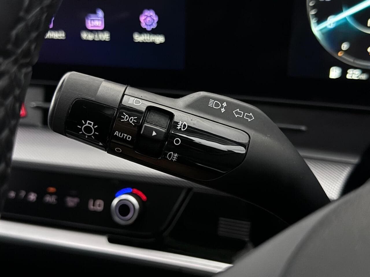 Kia Sportage thumbnail Misc Controls