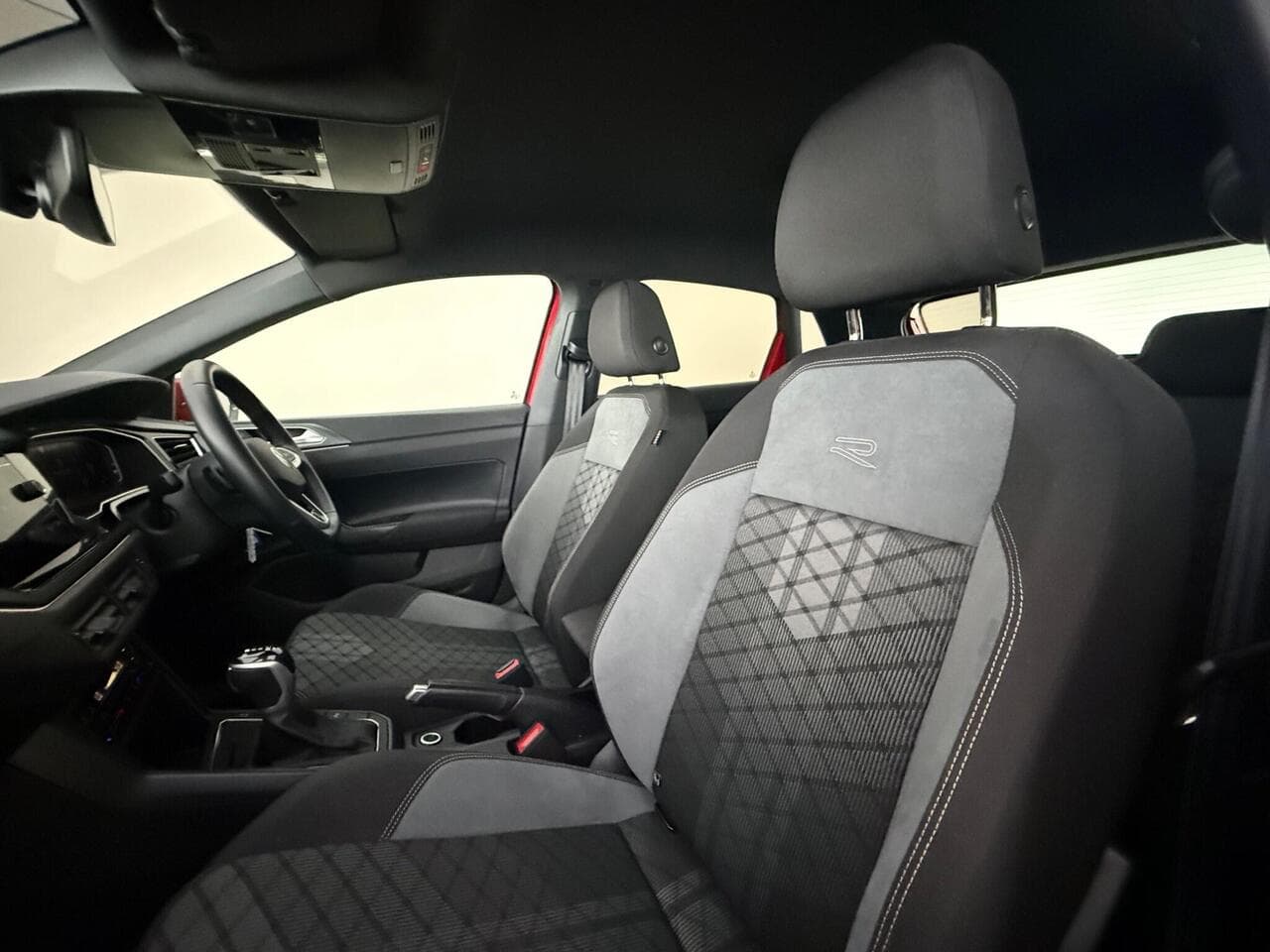 Volkswagen Polo thumbnail Seat Front Passenger