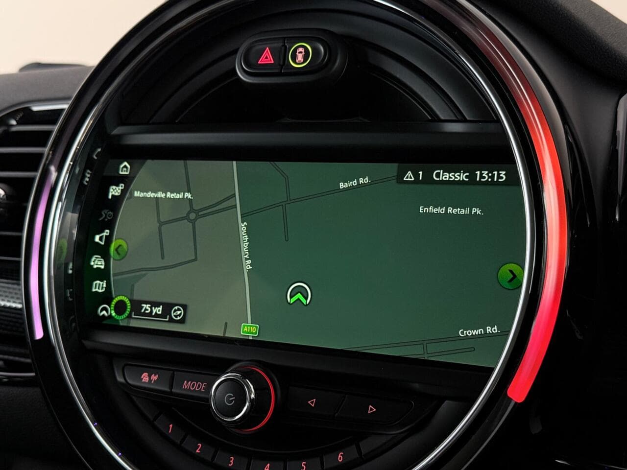 MINI Clubman thumbnail Infotainment System