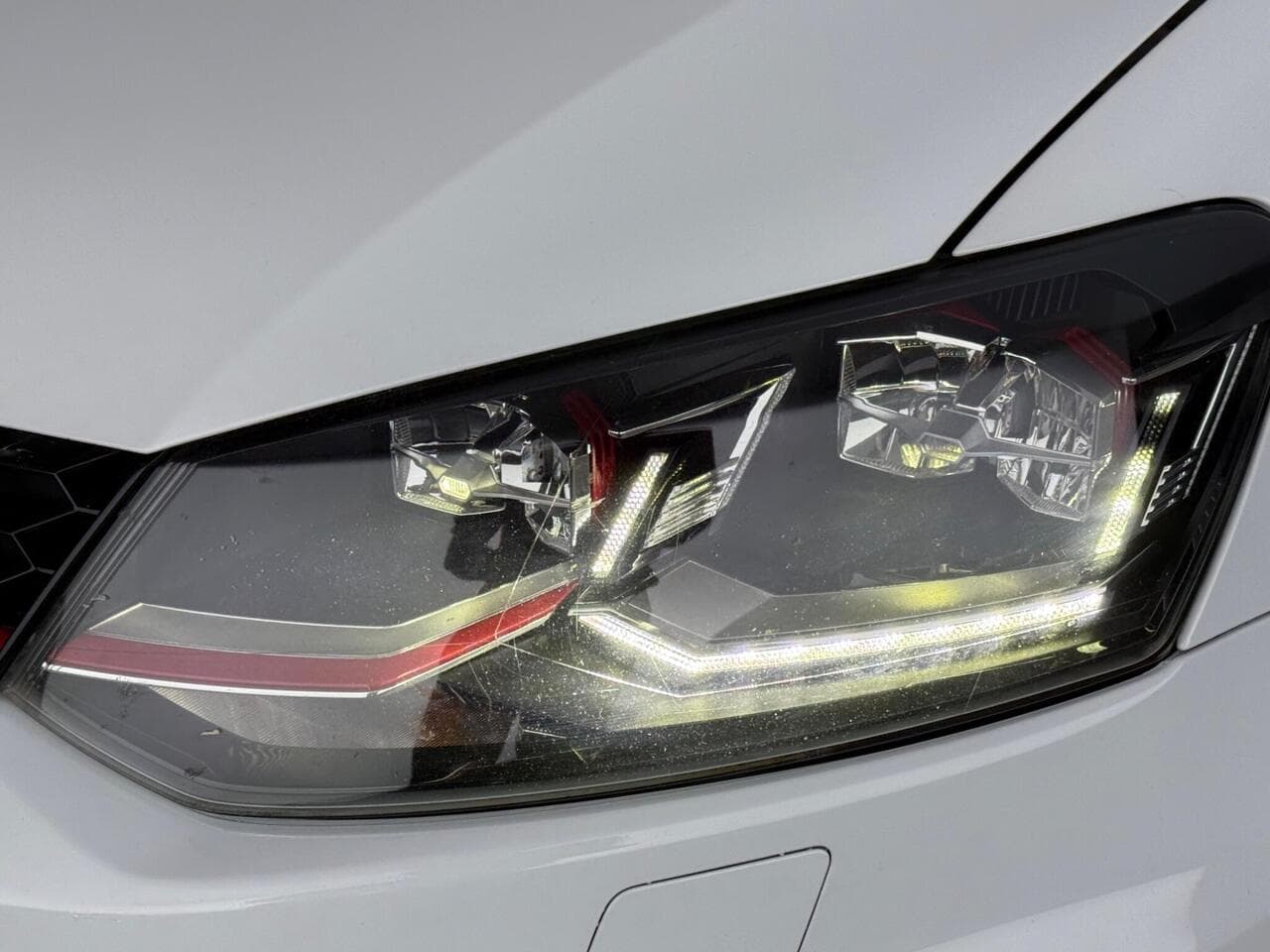 Volkswagen Polo thumbnail Lights Front