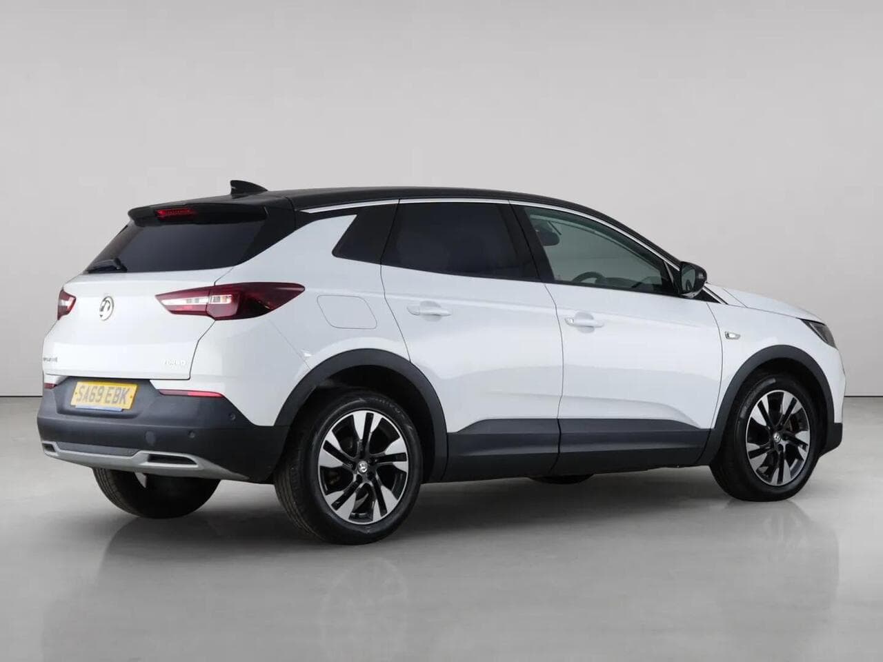 Vauxhall Grandland X thumbnail Rear Right