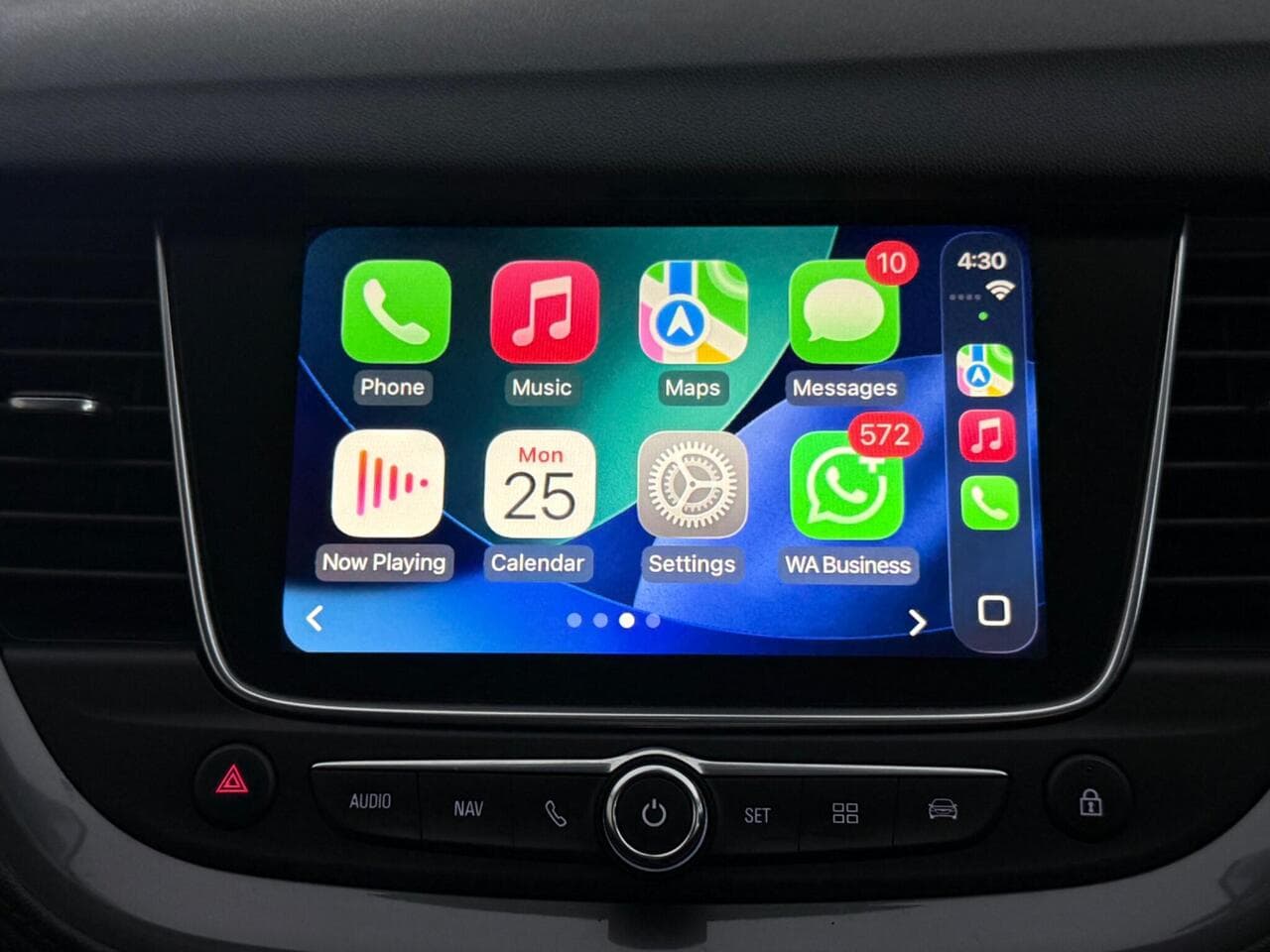 Vauxhall Grandland X thumbnail Infotainment System