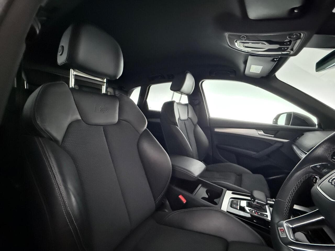 Audi Q5 thumbnail Seat Driver