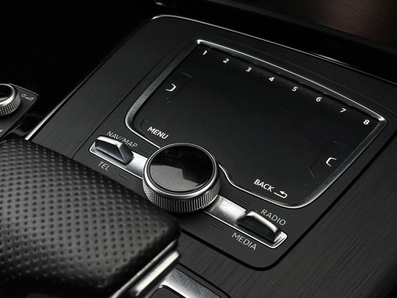Audi Q5 thumbnail Misc Controls