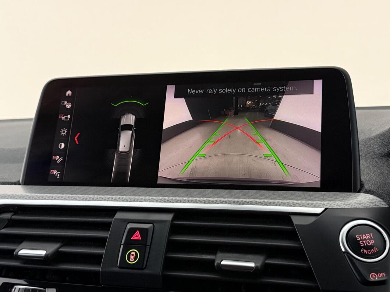 BMW X3 thumbnail Infotainment System