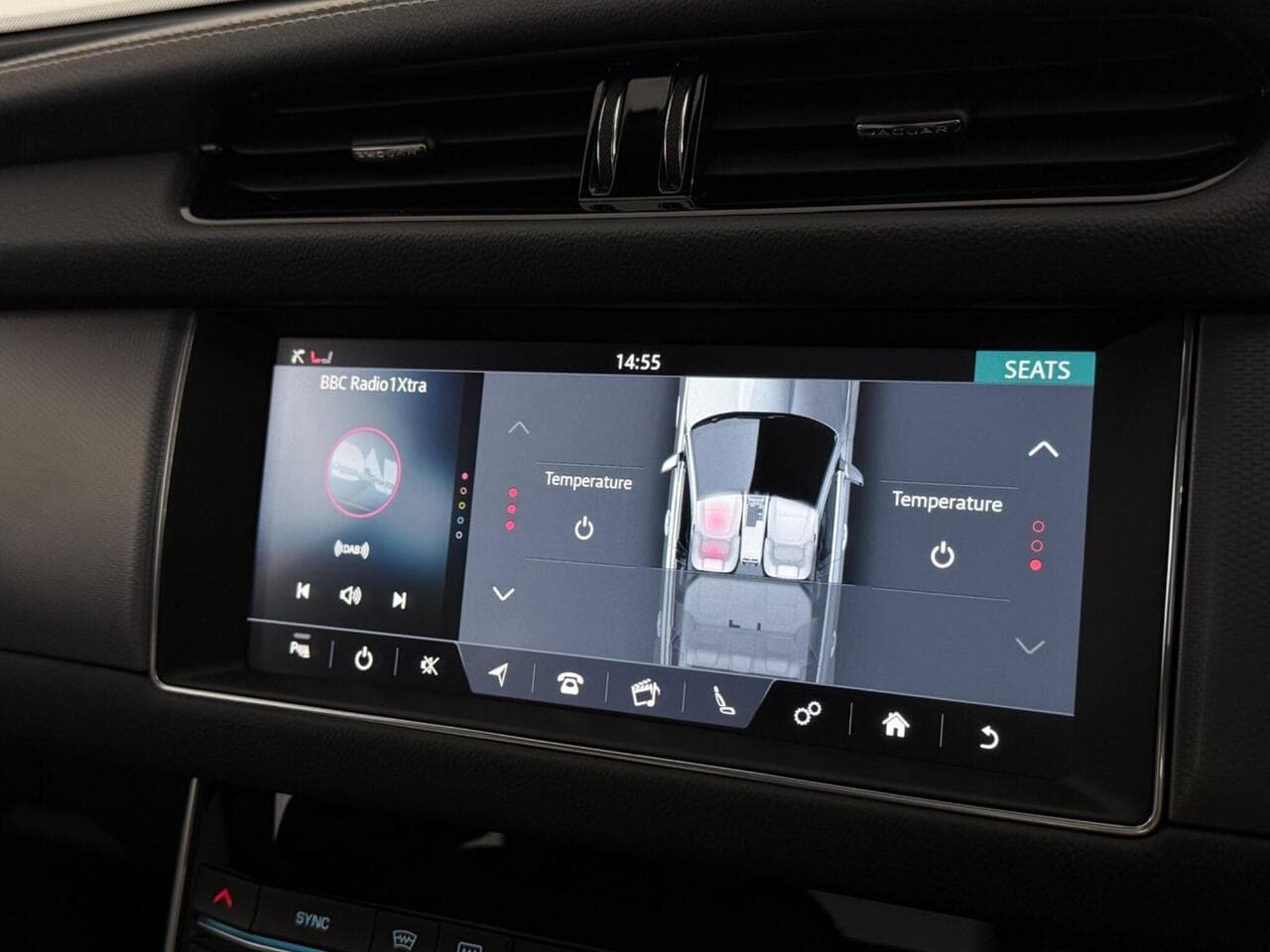 Jaguar XF thumbnail Infotainment System