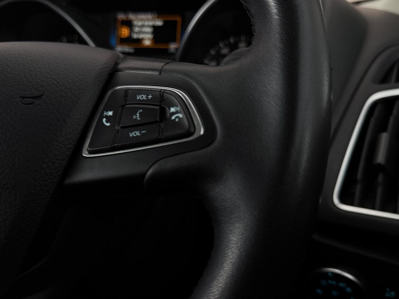 Ford Focus thumbnail Misc Controls
