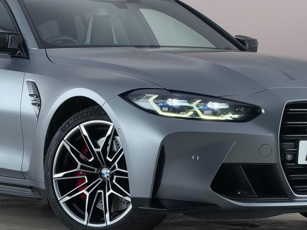 BMW M3 thumbnail Front Right