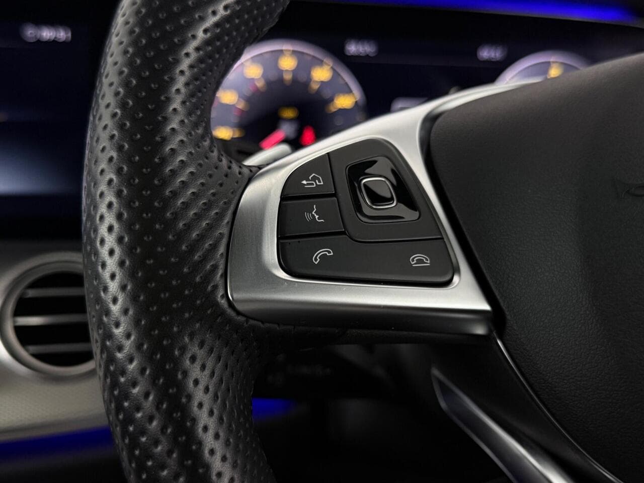 Mercedes-Benz E Class thumbnail Misc Controls