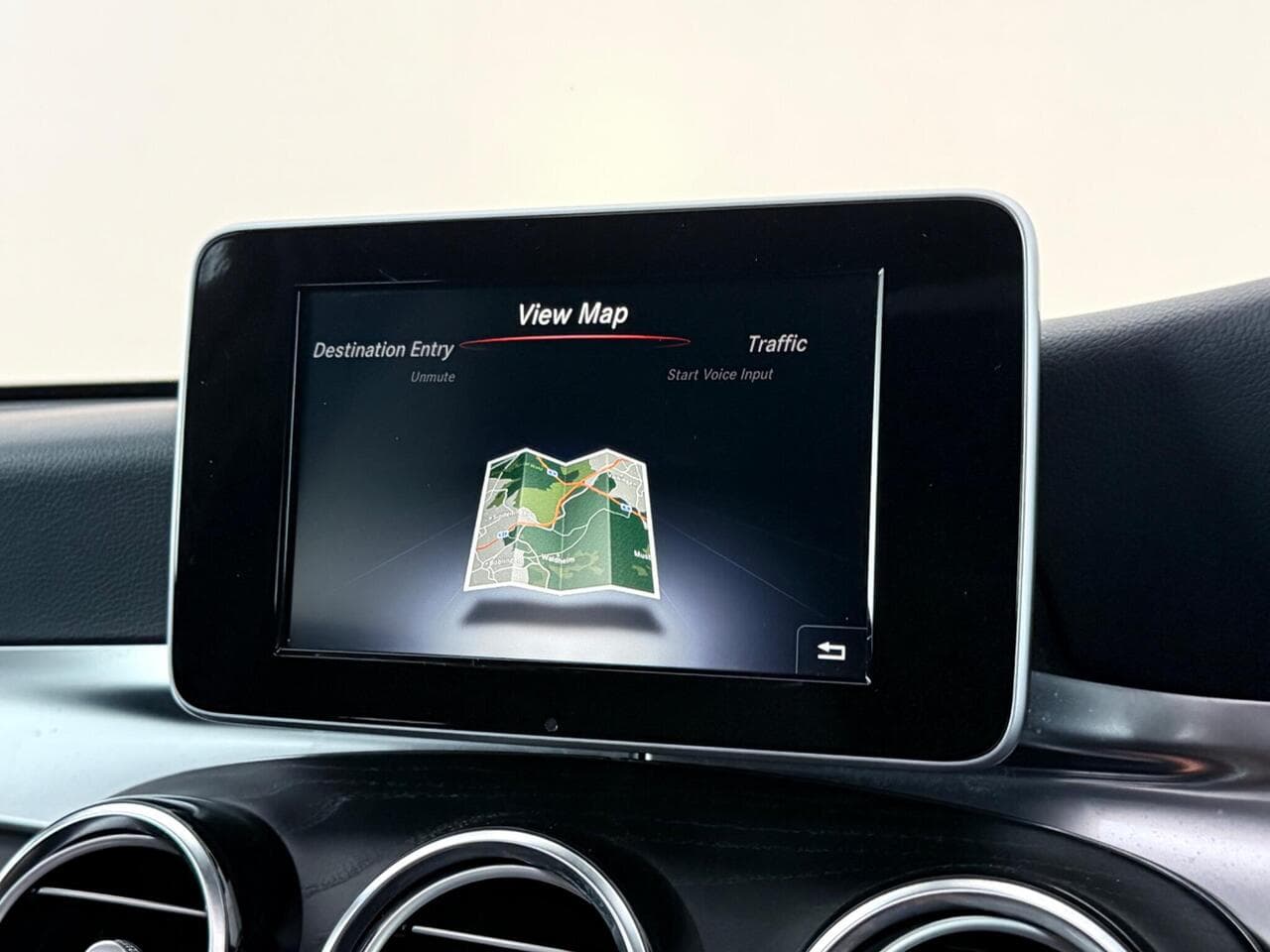 Mercedes-Benz GLC thumbnail Infotainment System