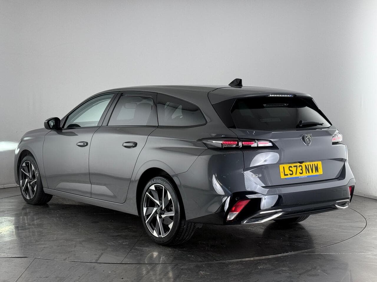 Peugeot 308 SW thumbnail Rear Left