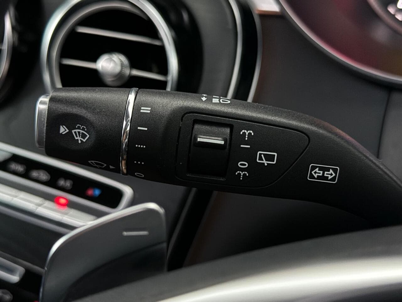 Mercedes-Benz GLC thumbnail Misc Controls
