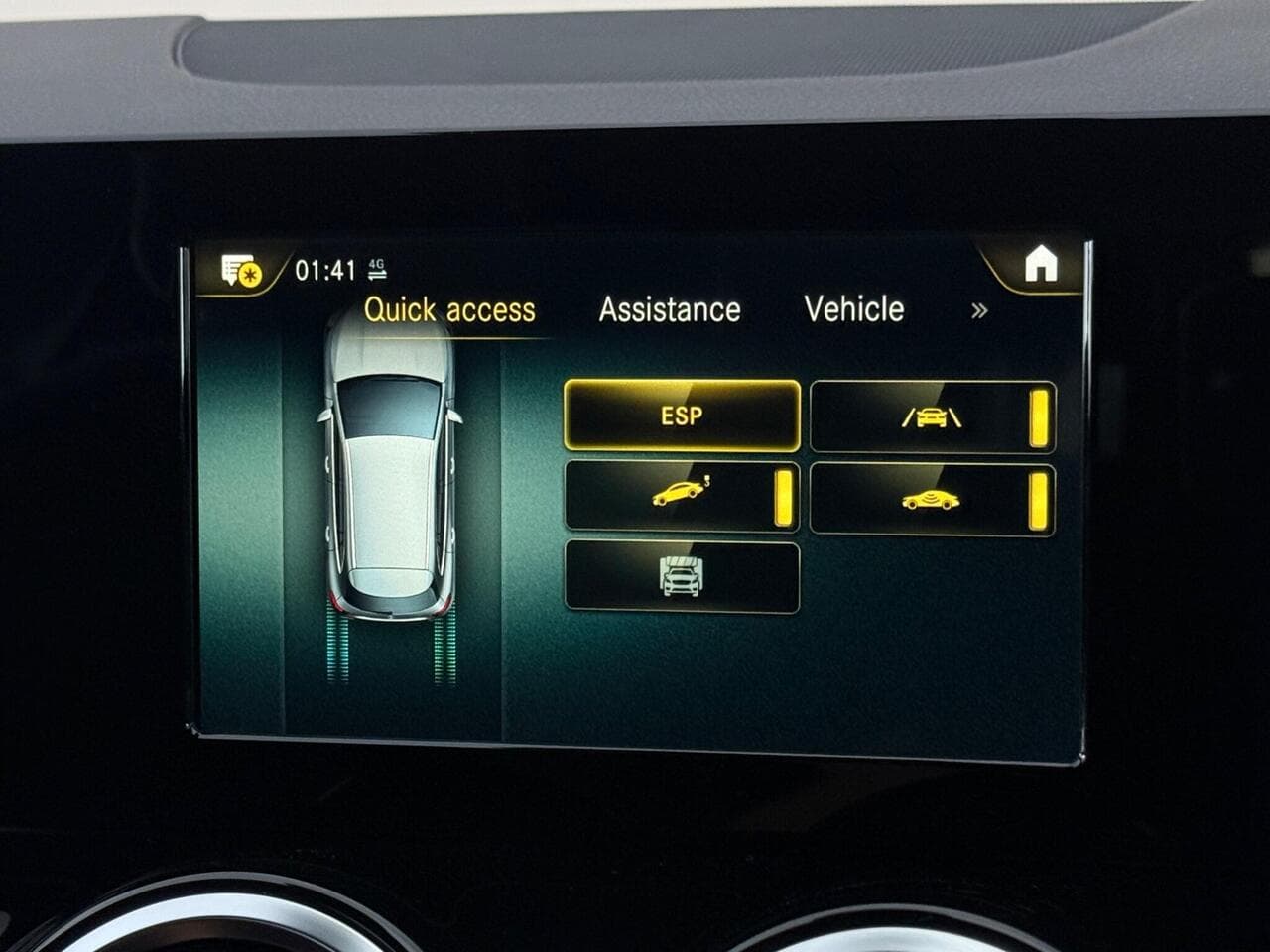 Mercedes-Benz GLA thumbnail Infotainment System