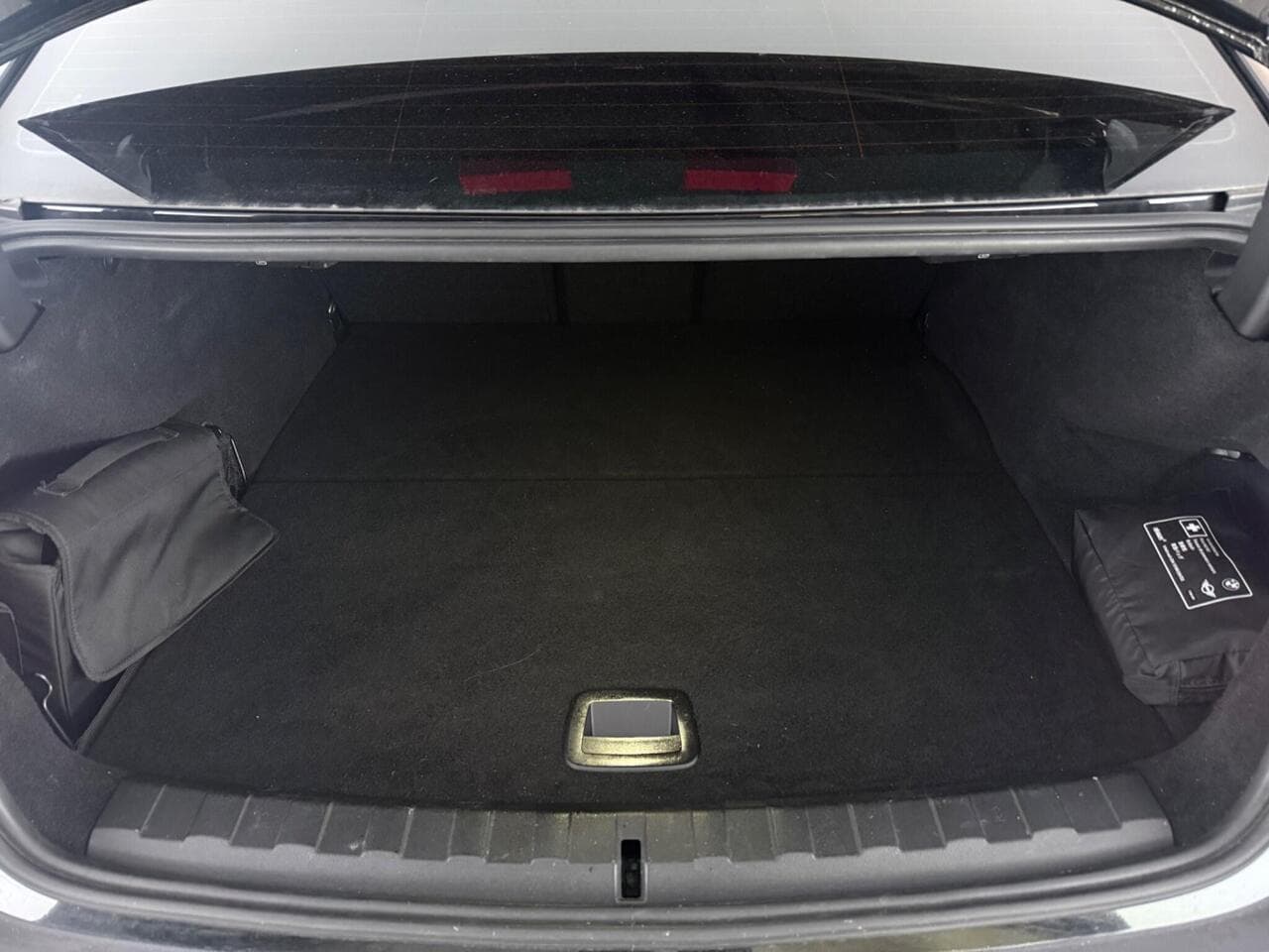 BMW 3 Series thumbnail Boot