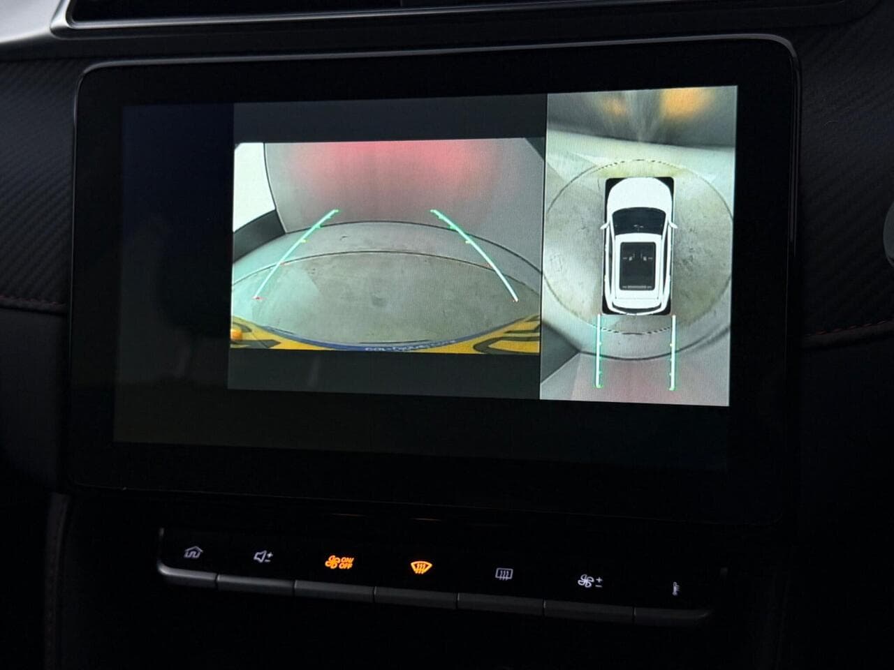 MG MG ZS thumbnail Infotainment System
