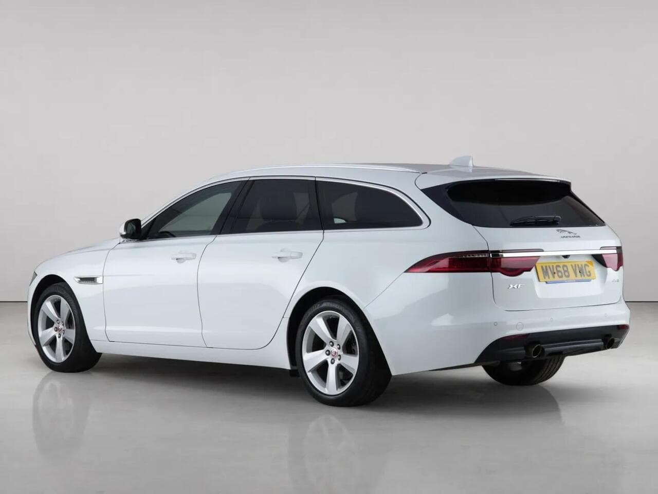 Jaguar XF thumbnail Rear Left