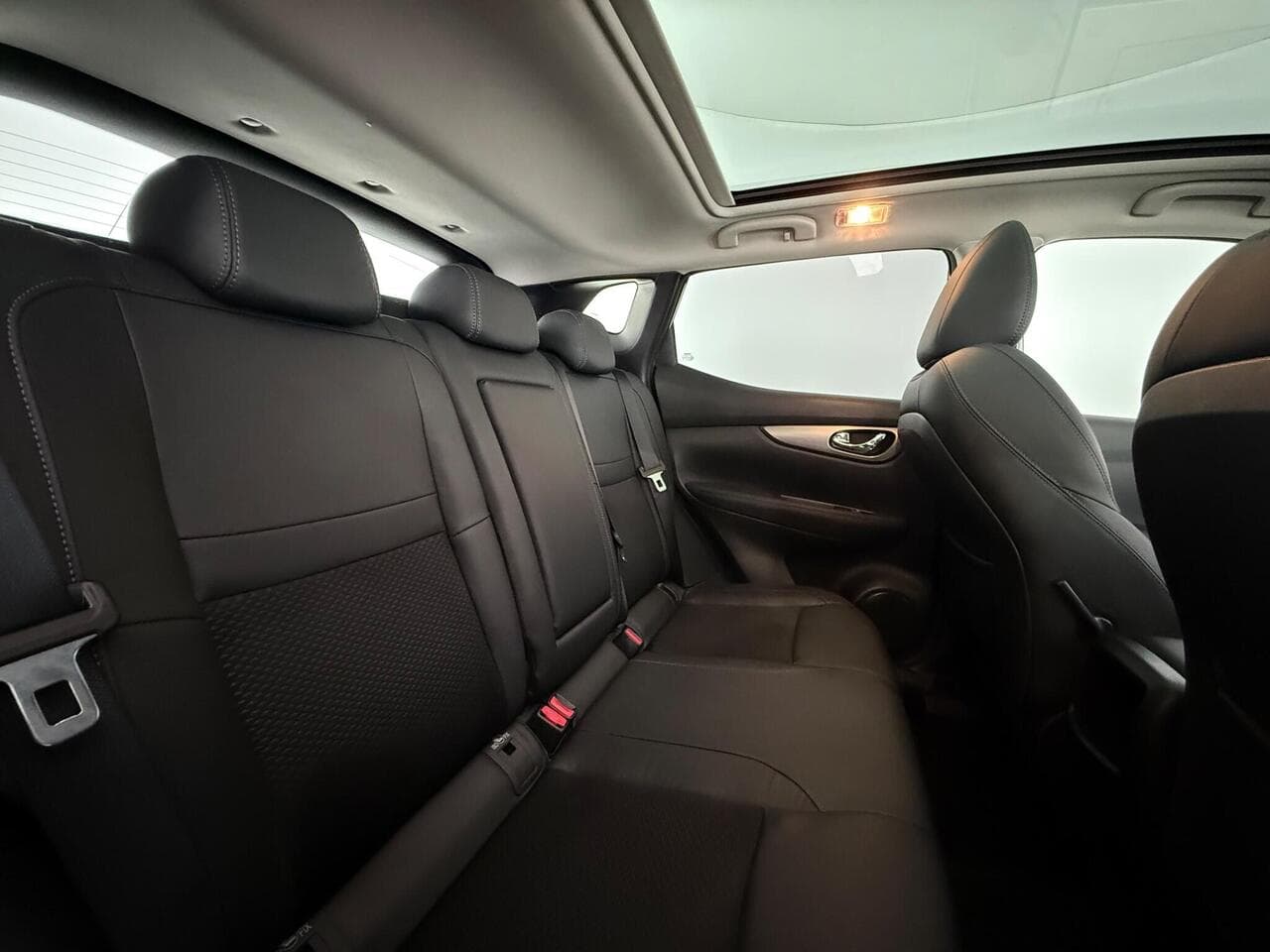 Nissan Qashqai thumbnail Seats Rear