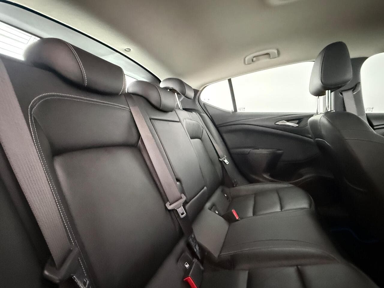Vauxhall Astra thumbnail Seats Rear