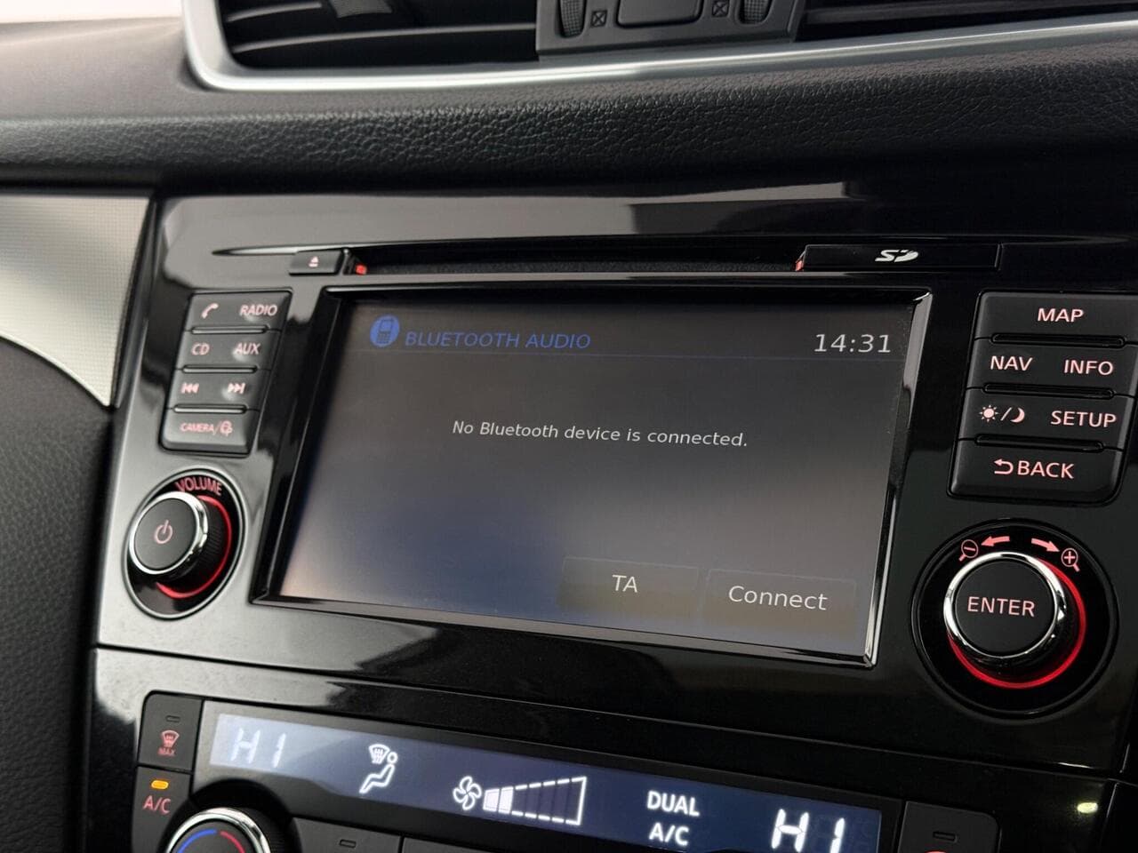 Nissan Qashqai thumbnail Infotainment System