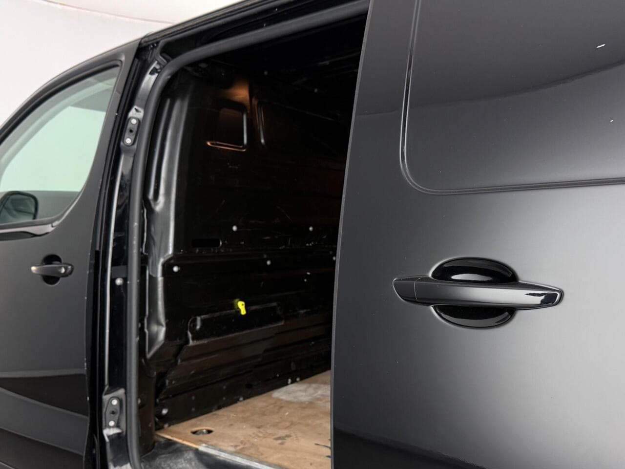 Vauxhall Vivaro thumbnail Door Interior
