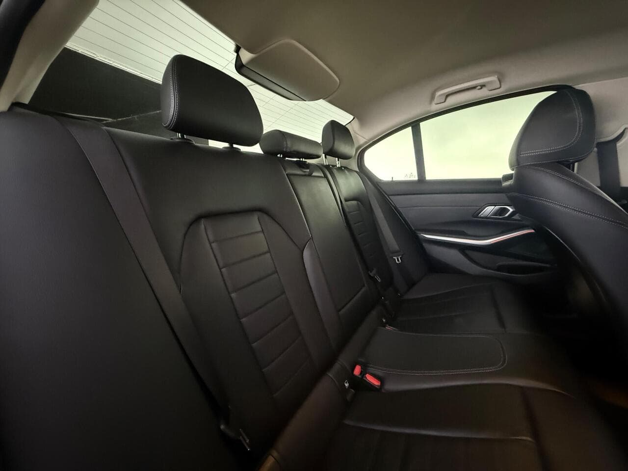 BMW 3 Series thumbnail Seats Rear