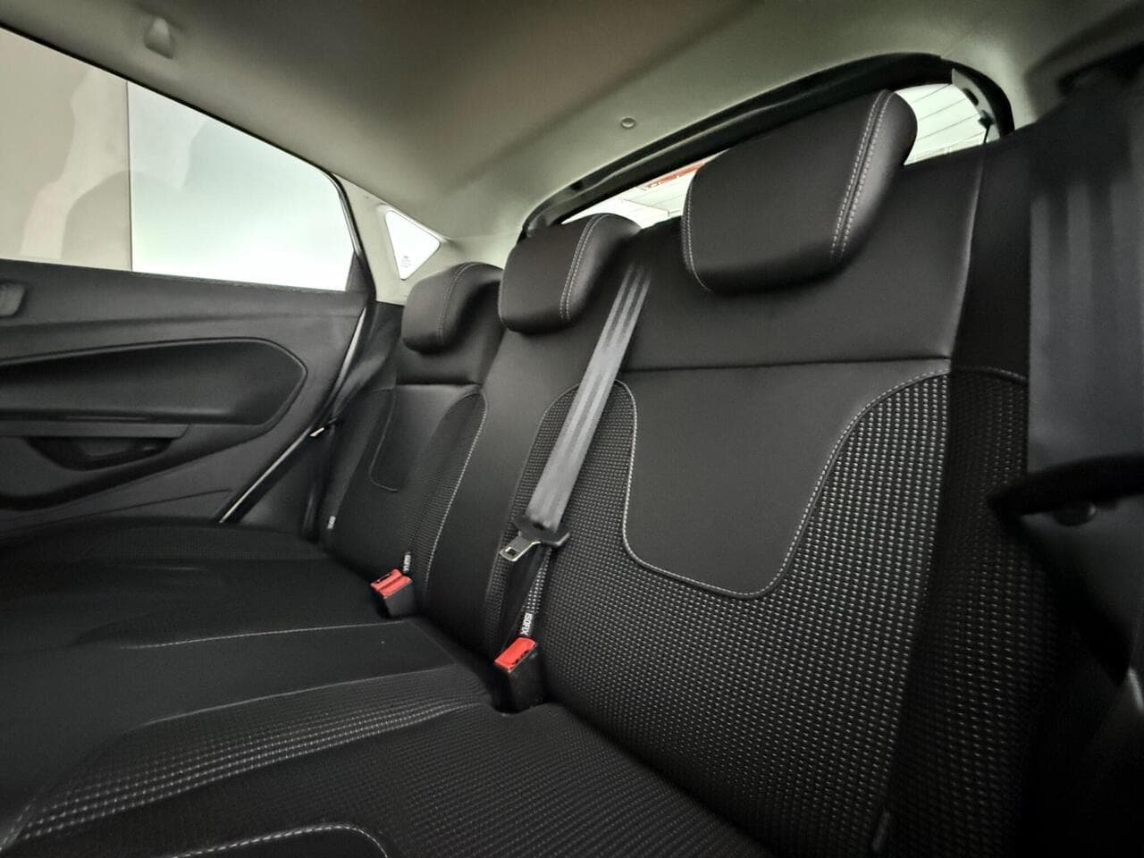 Ford Fiesta thumbnail Seats Rear