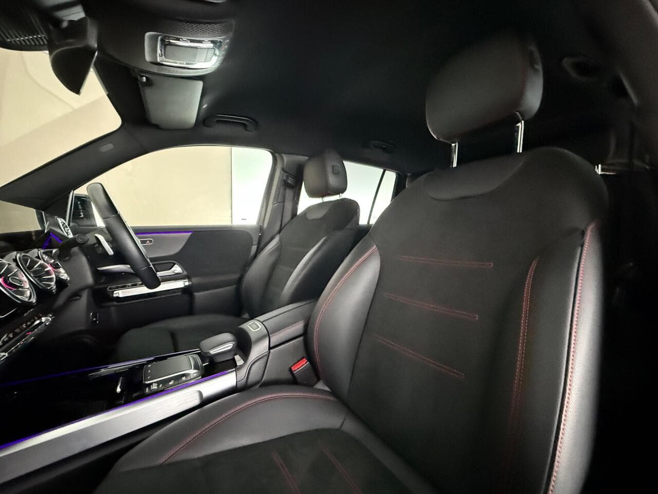 Mercedes-Benz EQB thumbnail Seat Front Passenger