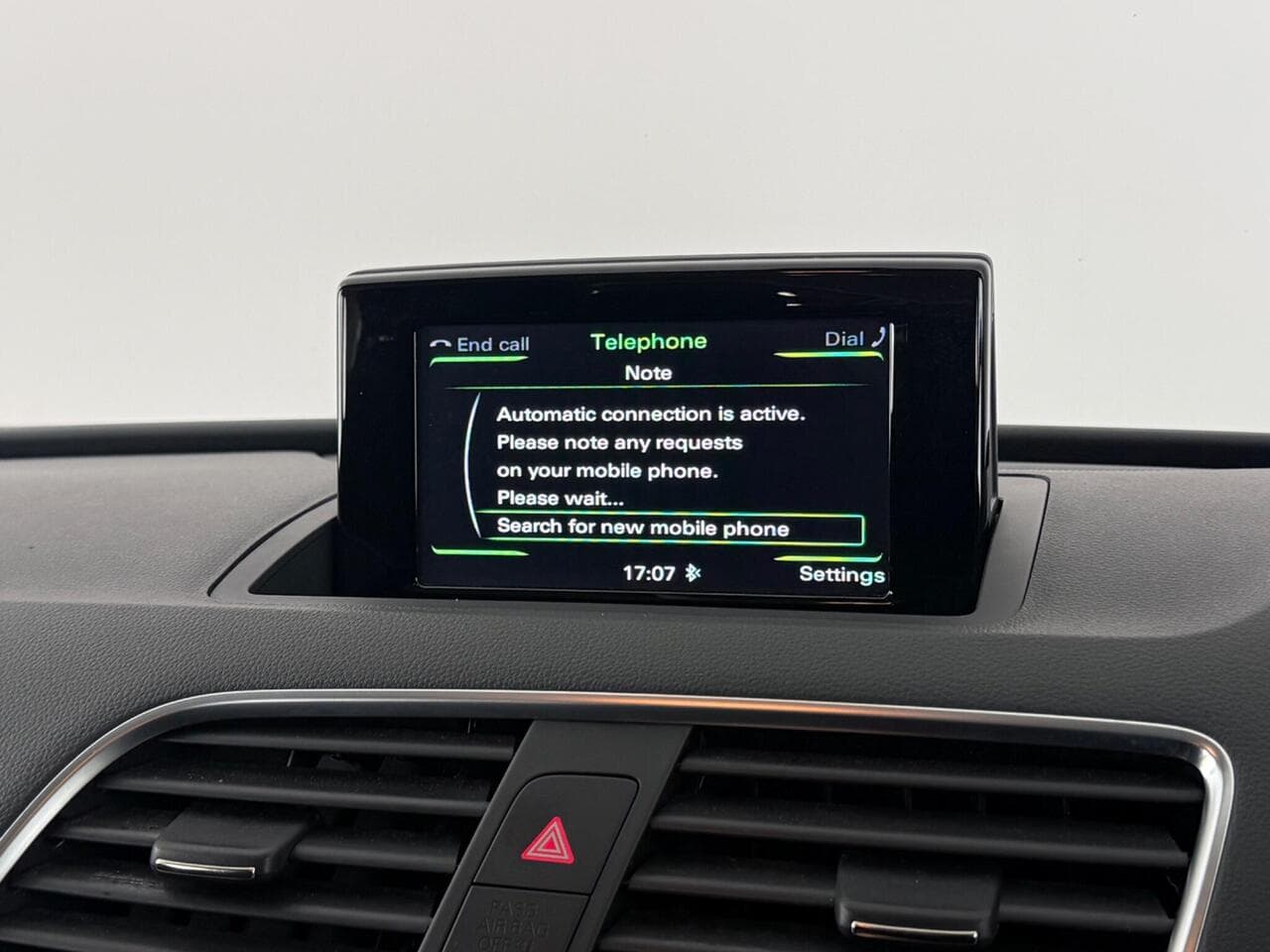 Audi Q3 thumbnail Infotainment System