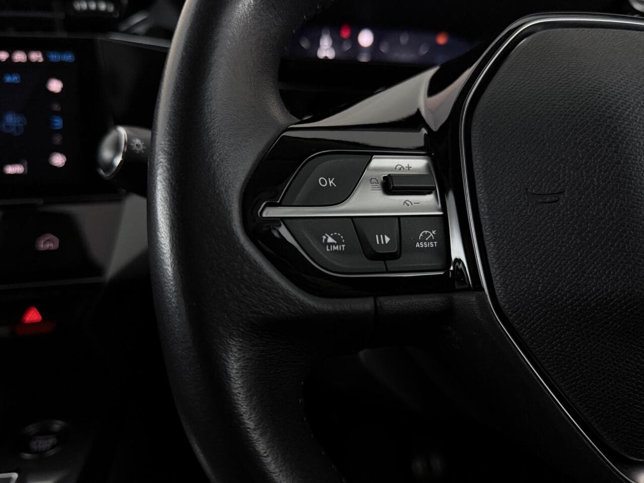 Peugeot 308 thumbnail Misc Controls