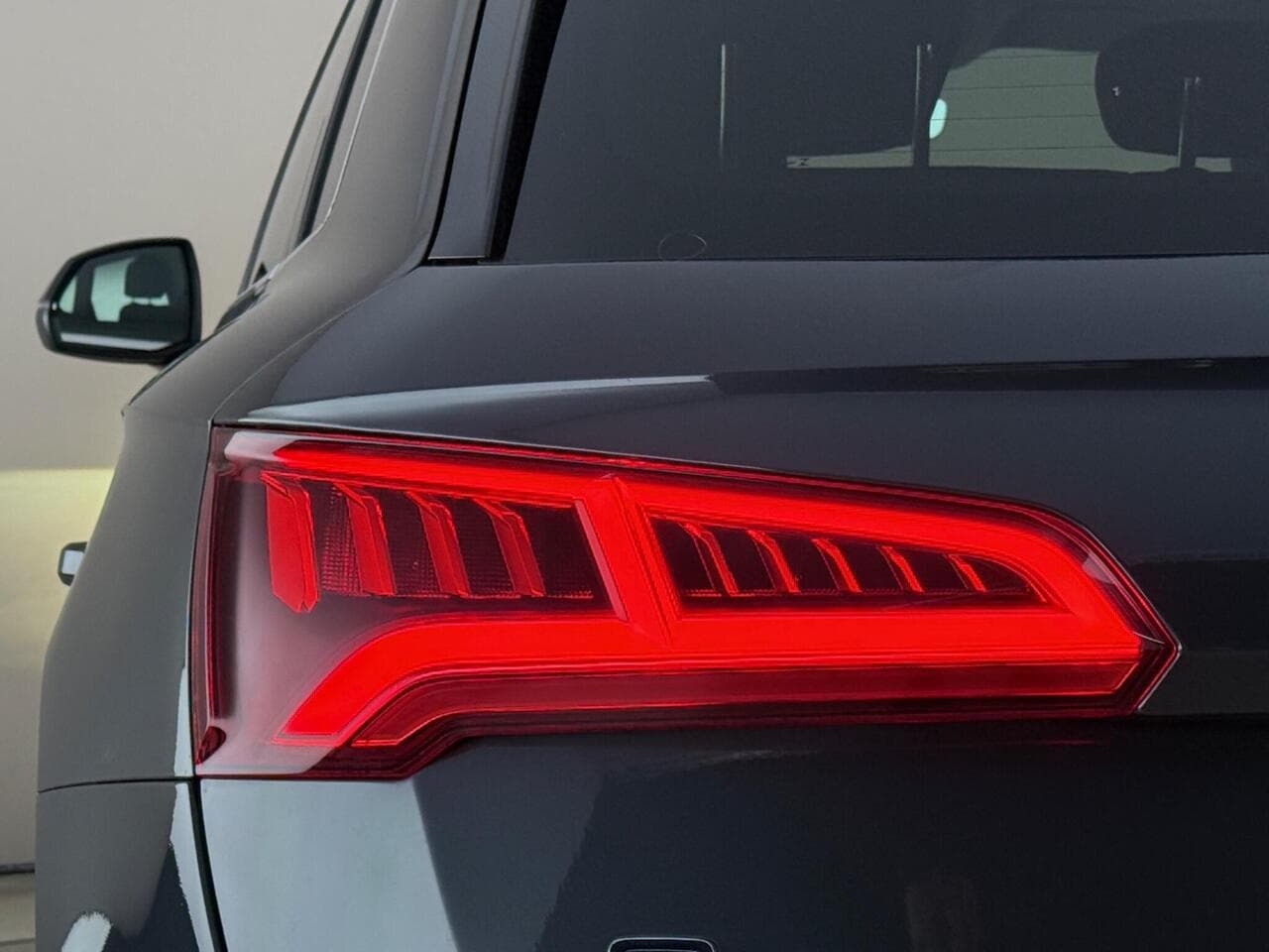 Audi Q5 thumbnail Lights Rear