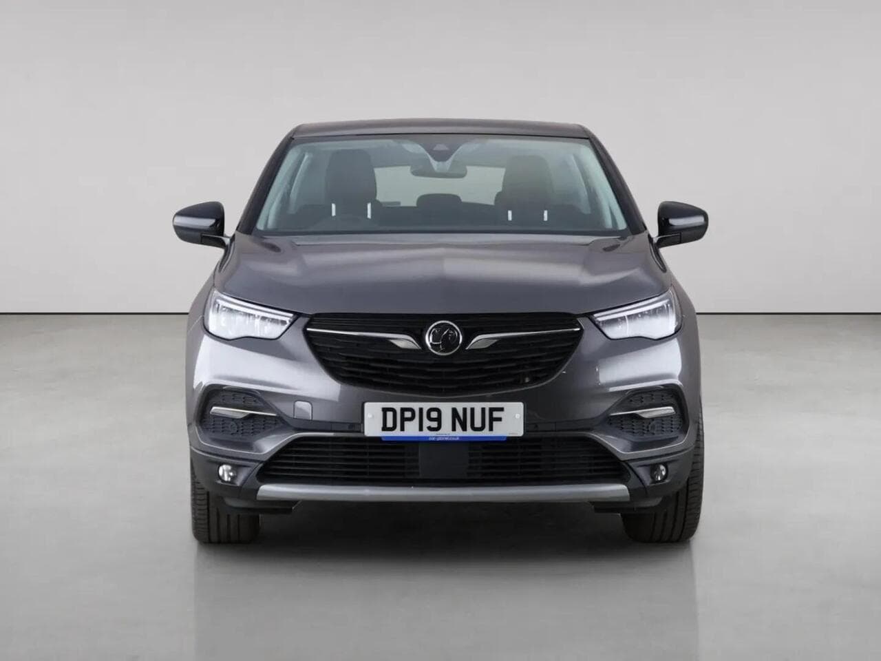 Vauxhall Grandland X thumbnail Front