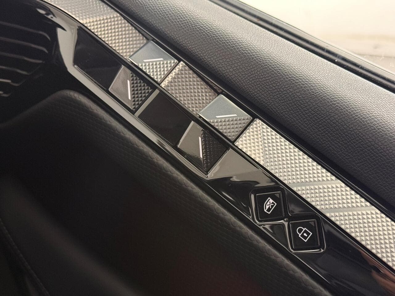 DS AUTOMOBILES DS 4 thumbnail Inconclusive
