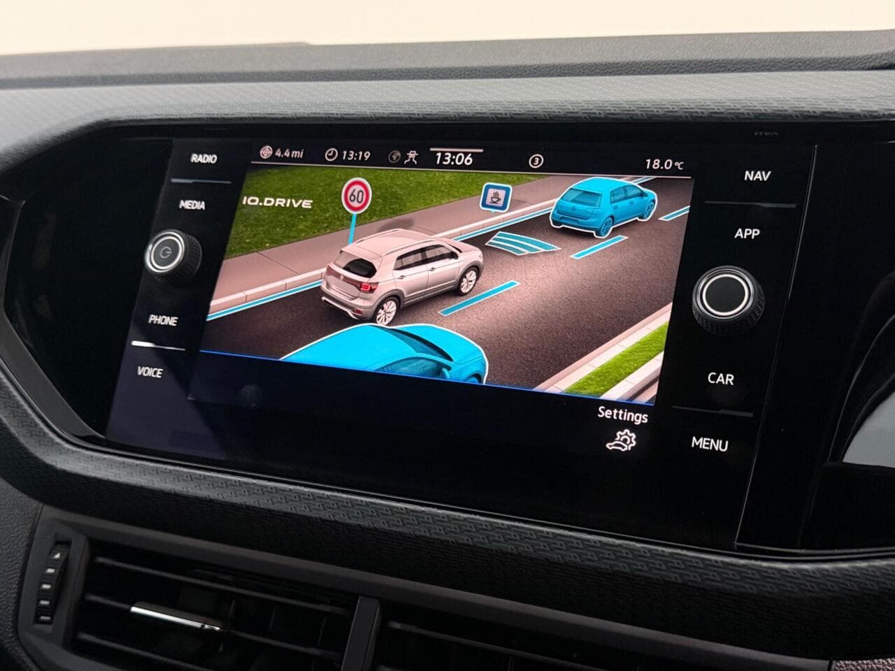 Volkswagen T-Cross thumbnail Infotainment System