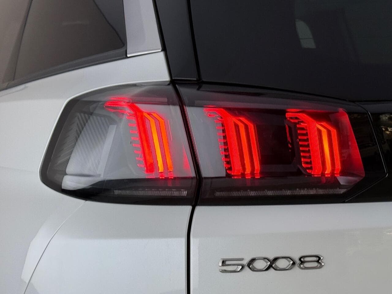 Peugeot 5008 thumbnail Lights Rear