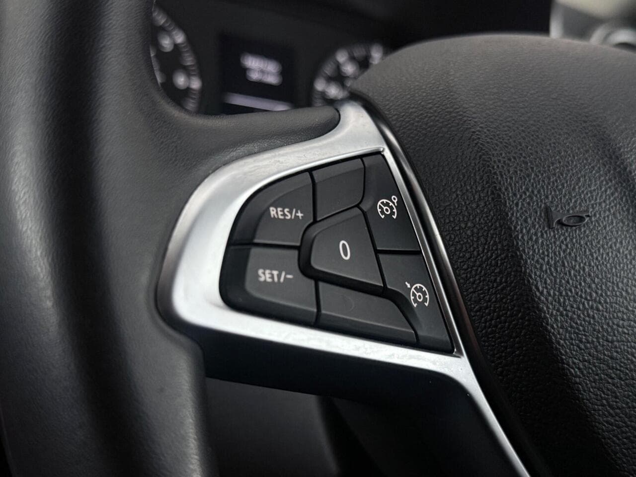 Dacia Duster thumbnail Misc Controls