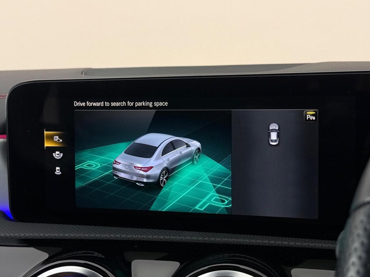 Mercedes-Benz CLA thumbnail Infotainment System
