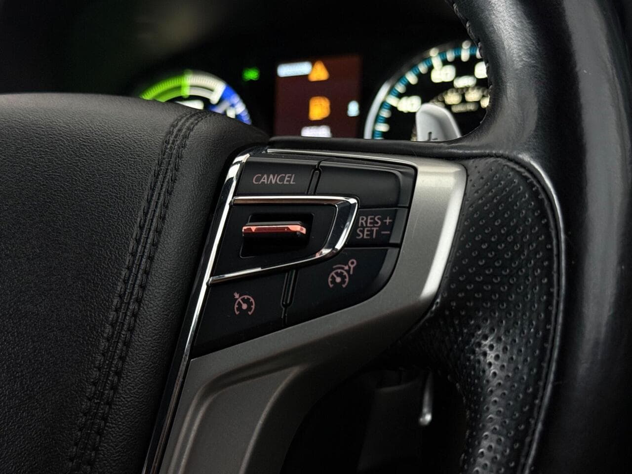 Mitsubishi Outlander thumbnail Misc Controls