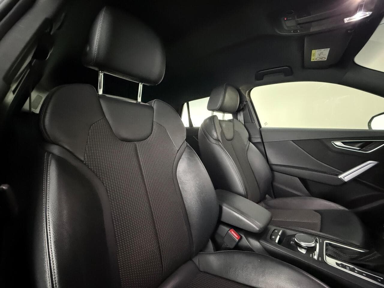 Audi Q2 thumbnail Seat Driver