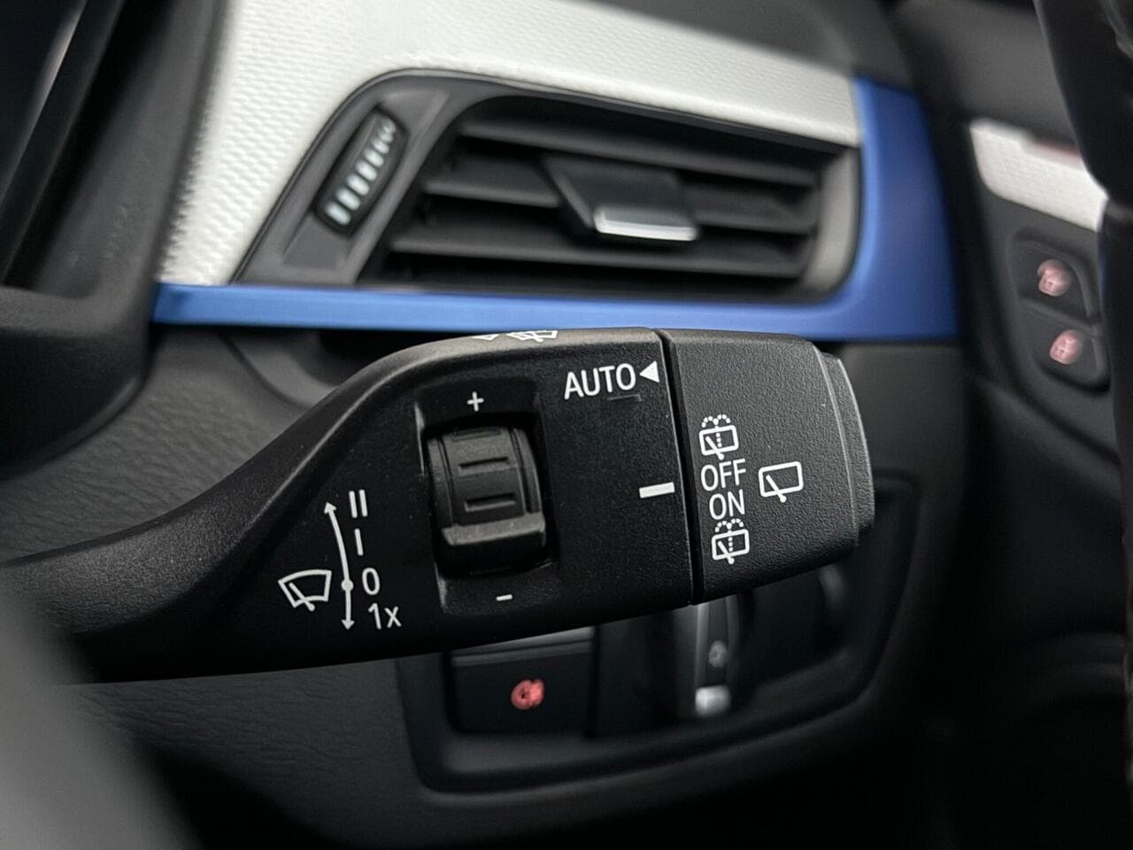 BMW X1 thumbnail Misc Controls
