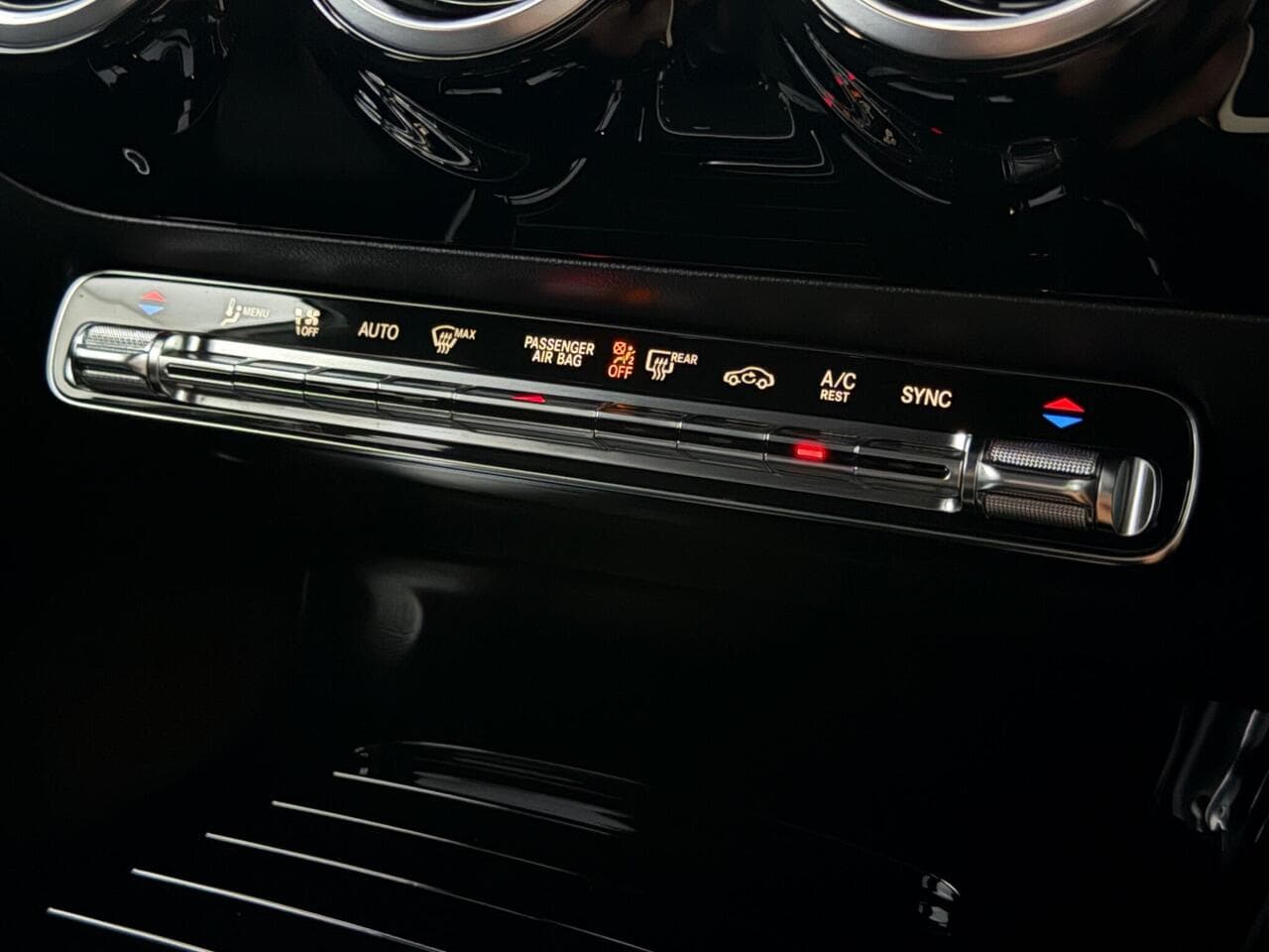 Mercedes-Benz A Class thumbnail Misc Controls