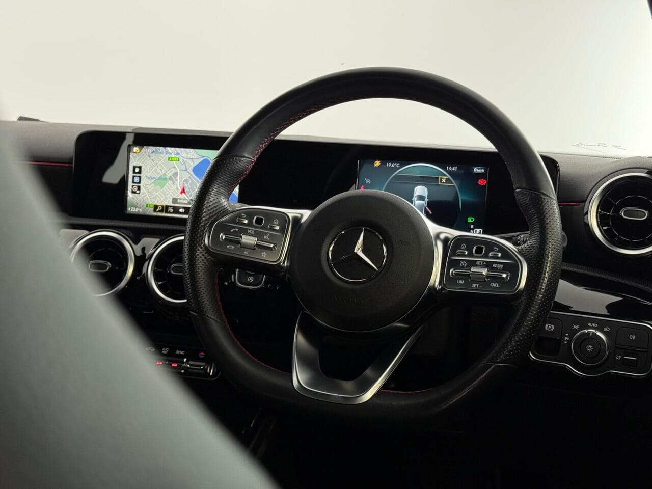 Mercedes-Benz A Class thumbnail Steering Wheel