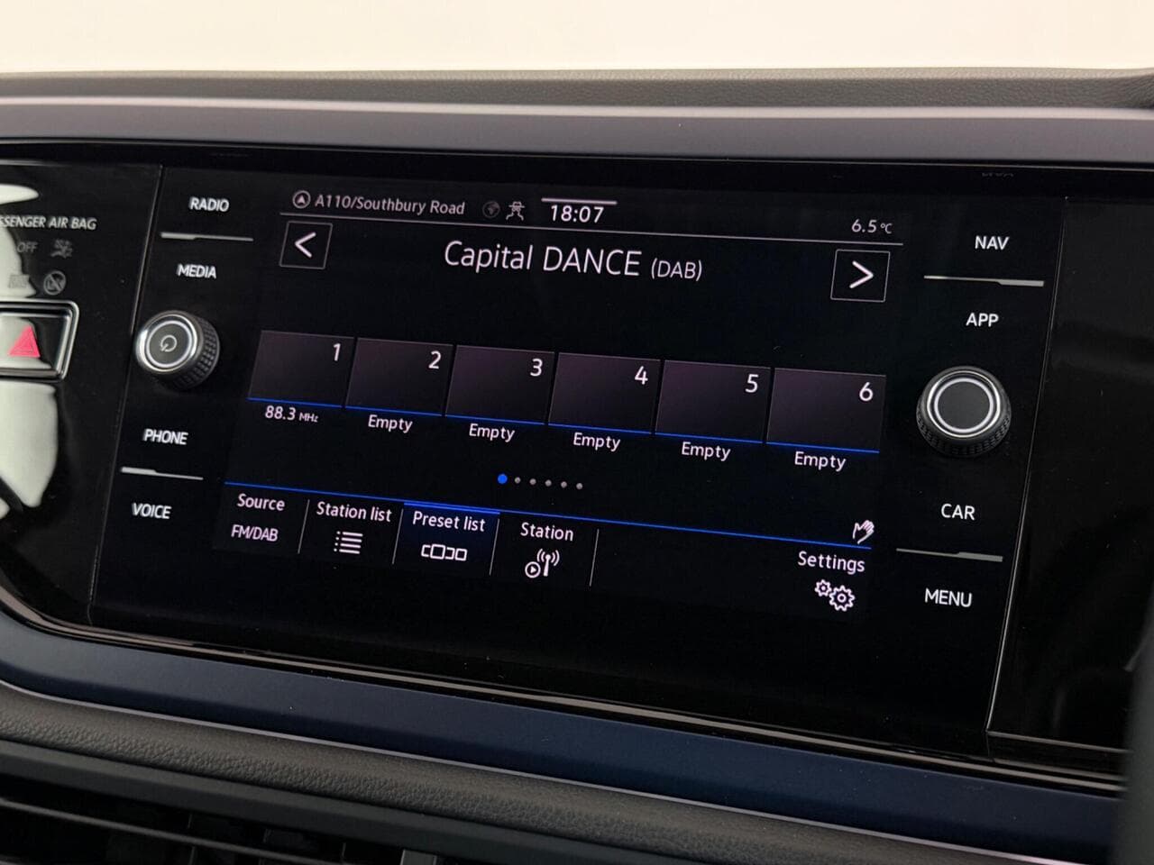 Volkswagen Polo thumbnail Infotainment System